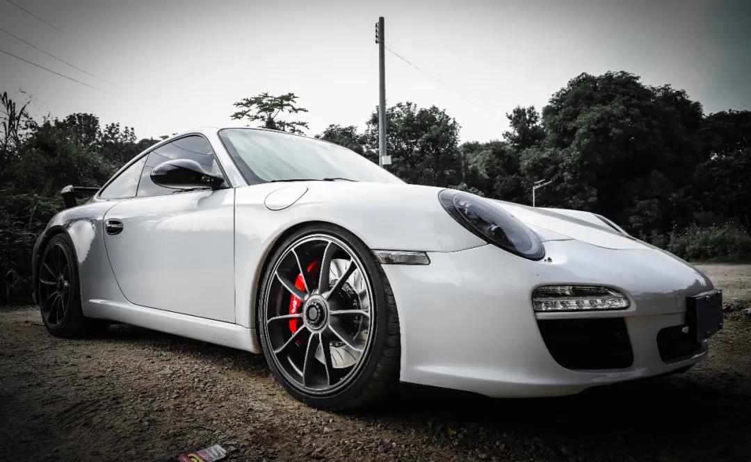 保時捷911 剎車改裝升級 VINIC M60大六剎車套裝，剎車更加線性有力！